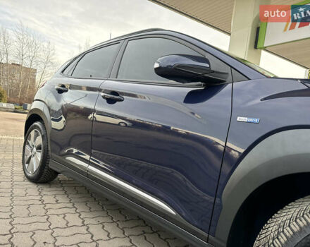 Синий Хендай Kona Electric, объемом двигателя 0 л и пробегом 65 тыс. км за 18500 $, фото 18 на Automoto.ua