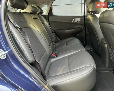 Синий Хендай Kona Electric, объемом двигателя 0 л и пробегом 65 тыс. км за 18500 $, фото 115 на Automoto.ua