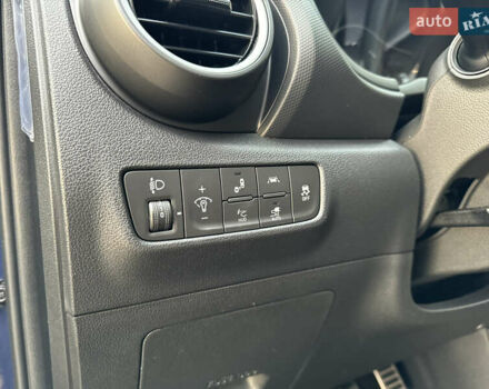 Синий Хендай Kona Electric, объемом двигателя 0 л и пробегом 65 тыс. км за 18500 $, фото 75 на Automoto.ua