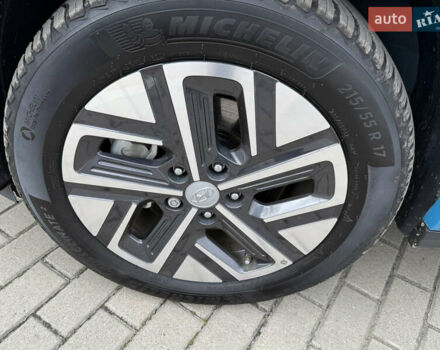 Синий Хендай Kona Electric, объемом двигателя 0 л и пробегом 50 тыс. км за 16500 $, фото 19 на Automoto.ua