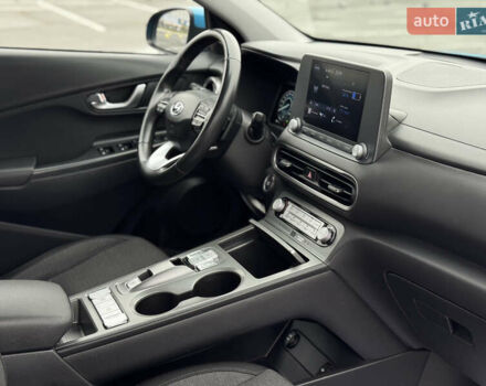 Синий Хендай Kona Electric, объемом двигателя 0 л и пробегом 53 тыс. км за 16700 $, фото 32 на Automoto.ua
