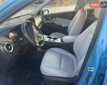 Синий Хендай Kona Electric, объемом двигателя 0 л и пробегом 28 тыс. км за 22990 $, фото 8 на Automoto.ua