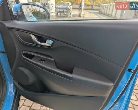Синий Хендай Kona Electric, объемом двигателя 0 л и пробегом 49 тыс. км за 17333 $, фото 18 на Automoto.ua