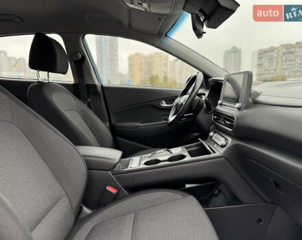 Синий Хендай Kona Electric, объемом двигателя 0 л и пробегом 53 тыс. км за 16700 $, фото 26 на Automoto.ua