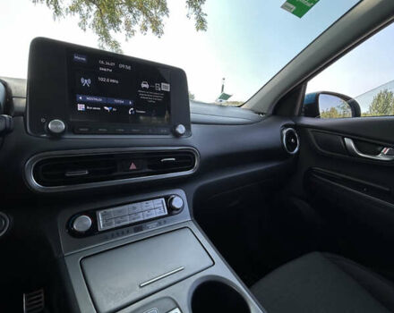 Синій Хендай Kona Electric, об'ємом двигуна 0 л та пробігом 70 тис. км за 16900 $, фото 20 на Automoto.ua