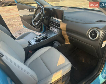 Синий Хендай Kona Electric, объемом двигателя 0 л и пробегом 28 тыс. км за 22990 $, фото 11 на Automoto.ua