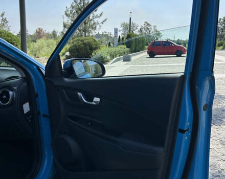 Синій Хендай Kona Electric, об'ємом двигуна 0 л та пробігом 70 тис. км за 16900 $, фото 13 на Automoto.ua