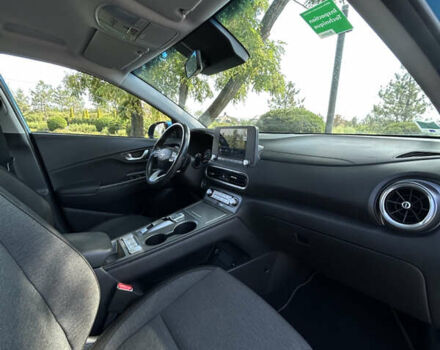 Синій Хендай Kona Electric, об'ємом двигуна 0 л та пробігом 70 тис. км за 16900 $, фото 28 на Automoto.ua