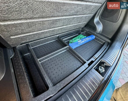 Синий Хендай Kona Electric, объемом двигателя 0 л и пробегом 89 тыс. км за 16999 $, фото 41 на Automoto.ua