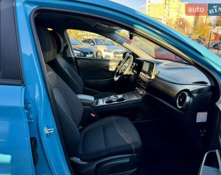 Синий Хендай Kona Electric, объемом двигателя 0 л и пробегом 89 тыс. км за 16999 $, фото 38 на Automoto.ua