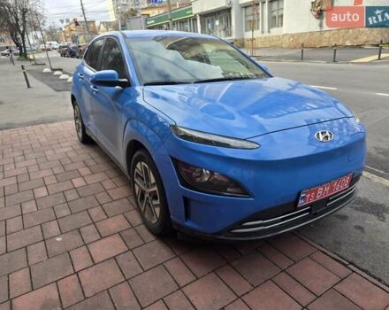 Синий Хендай Kona Electric, объемом двигателя 0 л и пробегом 101 тыс. км за 18300 $, фото 3 на Automoto.ua