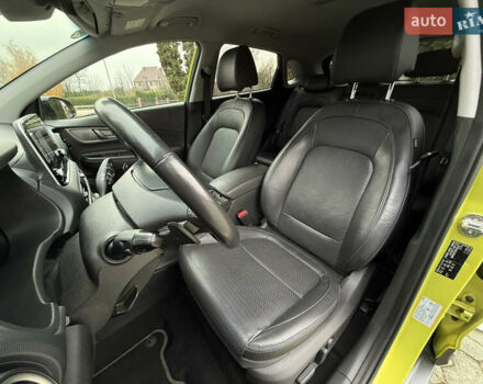 Зеленый Хендай Kona Electric, объемом двигателя 0 л и пробегом 103 тыс. км за 17300 $, фото 28 на Automoto.ua