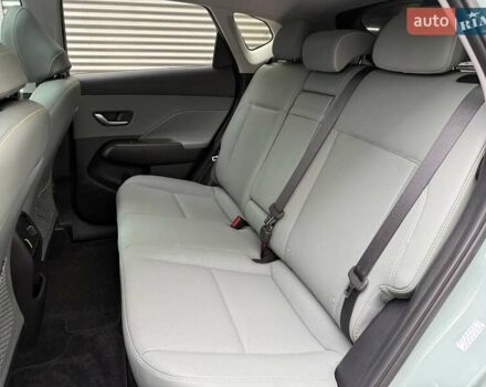 Зеленый Хендай Kona Electric, объемом двигателя 0 л и пробегом 10 тыс. км за 27990 $, фото 12 на Automoto.ua