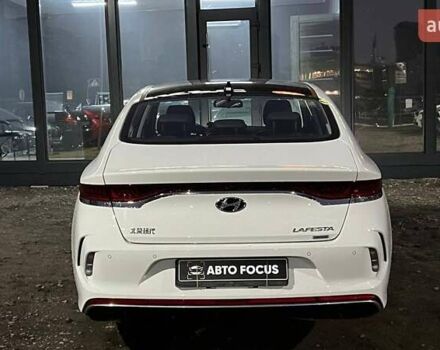 Белый Хендай Lafesta, объемом двигателя 0 л и пробегом 22 тыс. км за 23990 $, фото 4 на Automoto.ua