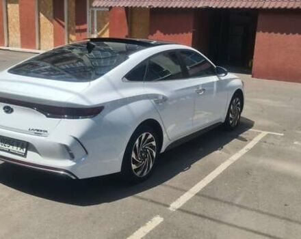 Белый Хендай Lafesta, объемом двигателя 0 л и пробегом 82 тыс. км за 19300 $, фото 11 на Automoto.ua