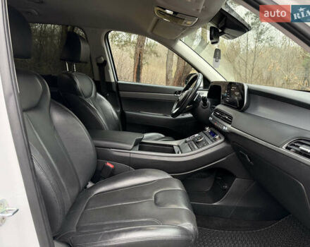 Білий Хендай Palisade, об'ємом двигуна 2.2 л та пробігом 212 тис. км за 31900 $, фото 9 на Automoto.ua
