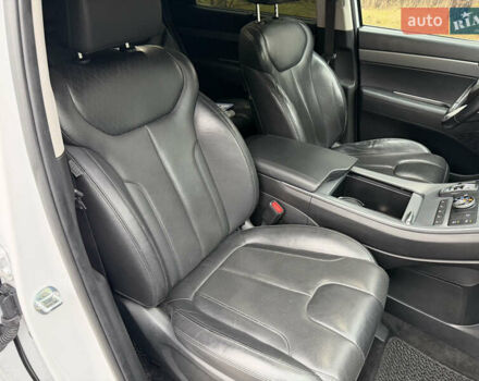 Білий Хендай Palisade, об'ємом двигуна 2.2 л та пробігом 212 тис. км за 31900 $, фото 5 на Automoto.ua