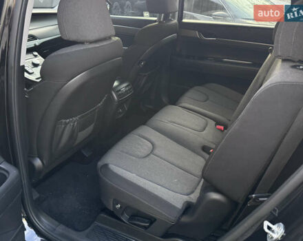 Черный Хендай Palisade, объемом двигателя 3.78 л и пробегом 144 тыс. км за 26700 $, фото 12 на Automoto.ua