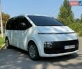 Белый Хендай Staria, объемом двигателя 2.2 л и пробегом 77 тыс. км за 29990 $, фото 1 на Automoto.ua
