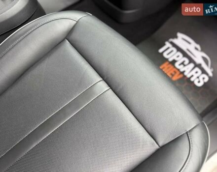 Белый Хендай Staria, объемом двигателя 2.2 л и пробегом 98 тыс. км за 45999 $, фото 36 на Automoto.ua