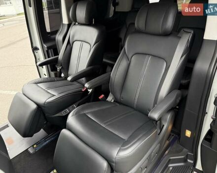 Белый Хендай Staria, объемом двигателя 2.2 л и пробегом 98 тыс. км за 45999 $, фото 57 на Automoto.ua