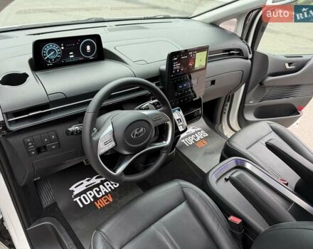 Белый Хендай Staria, объемом двигателя 2.2 л и пробегом 98 тыс. км за 45999 $, фото 64 на Automoto.ua