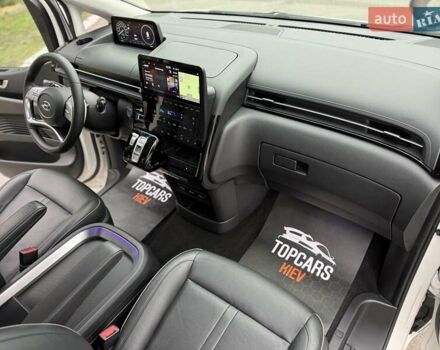 Белый Хендай Staria, объемом двигателя 2.2 л и пробегом 98 тыс. км за 45999 $, фото 35 на Automoto.ua