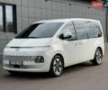 Белый Хендай Staria, объемом двигателя 2.2 л и пробегом 98 тыс. км за 37999 $, фото 1 на Automoto.ua