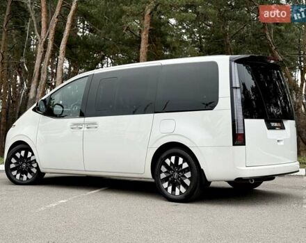 Белый Хендай Staria, объемом двигателя 2.2 л и пробегом 98 тыс. км за 45999 $, фото 9 на Automoto.ua