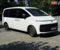 Белый Хендай Staria, объемом двигателя 2.2 л и пробегом 75 тыс. км за 47500 $, фото 1 на Automoto.ua