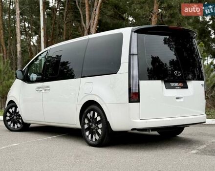 Белый Хендай Staria, объемом двигателя 2.2 л и пробегом 98 тыс. км за 45999 $, фото 11 на Automoto.ua