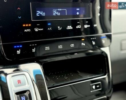 Белый Хендай Staria, объемом двигателя 2.2 л и пробегом 98 тыс. км за 45999 $, фото 87 на Automoto.ua