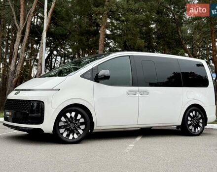 Белый Хендай Staria, объемом двигателя 2.2 л и пробегом 98 тыс. км за 45999 $, фото 7 на Automoto.ua