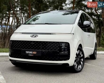 Белый Хендай Staria, объемом двигателя 2.2 л и пробегом 98 тыс. км за 45999 $, фото 1 на Automoto.ua
