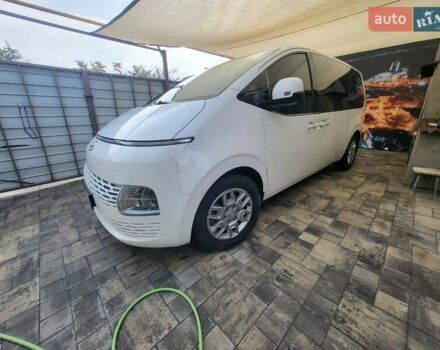 Белый Хендай Staria, объемом двигателя 2.2 л и пробегом 71 тыс. км за 39000 $, фото 7 на Automoto.ua