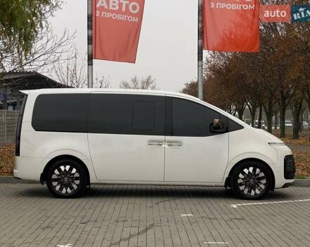 Білий Хендай Staria, об'ємом двигуна 2.2 л та пробігом 77 тис. км за 48999 $, фото 3 на Automoto.ua