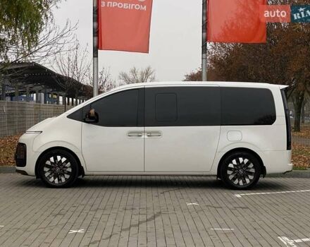 Білий Хендай Staria, об'ємом двигуна 2.2 л та пробігом 77 тис. км за 48999 $, фото 4 на Automoto.ua