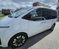 Белый Хендай Staria, объемом двигателя 2.2 л и пробегом 78 тыс. км за 50500 $, фото 1 на Automoto.ua
