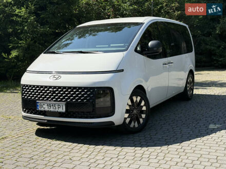 Белый Хендай Staria, объемом двигателя 2.2 л и пробегом 75 тыс. км за 47500 $, фото 1 на Automoto.ua