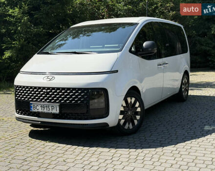 Белый Хендай Staria, объемом двигателя 2.2 л и пробегом 75 тыс. км за 47500 $, фото 1 на Automoto.ua