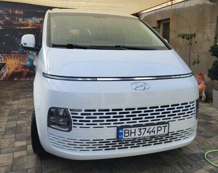 Белый Хендай Staria, объемом двигателя 2.2 л и пробегом 71 тыс. км за 39000 $, фото 1 на Automoto.ua