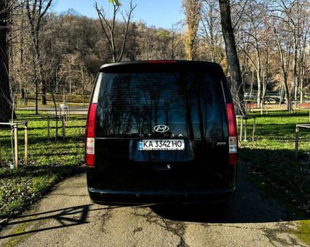 Черный Хендай Staria, объемом двигателя 2.2 л и пробегом 61 тыс. км за 36999 $, фото 3 на Automoto.ua