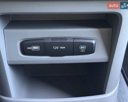 Чорний Хендай Staria, об'ємом двигуна 2.2 л та пробігом 8 тис. км за 51000 $, фото 23 на Automoto.ua