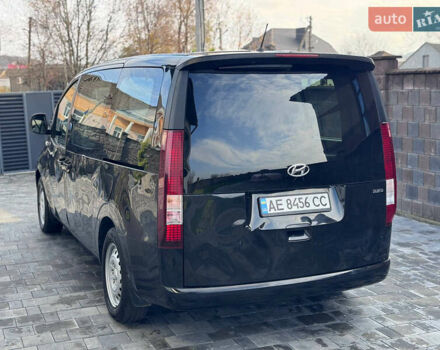 Чорний Хендай Staria, об'ємом двигуна 2.2 л та пробігом 63 тис. км за 19800 $, фото 12 на Automoto.ua