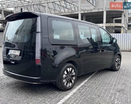 Чорний Хендай Staria, об'ємом двигуна 2.2 л та пробігом 8 тис. км за 51000 $, фото 4 на Automoto.ua