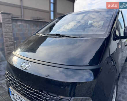Черный Хендай Staria, объемом двигателя 2.2 л и пробегом 63 тыс. км за 22800 $, фото 22 на Automoto.ua