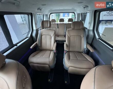 Чорний Хендай Staria, об'ємом двигуна 2.2 л та пробігом 8 тис. км за 51000 $, фото 25 на Automoto.ua