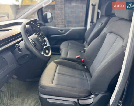 Чорний Хендай Staria, об'ємом двигуна 2.2 л та пробігом 63 тис. км за 19800 $, фото 15 на Automoto.ua