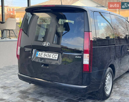Чорний Хендай Staria, об'ємом двигуна 2.2 л та пробігом 63 тис. км за 19800 $, фото 5 на Automoto.ua