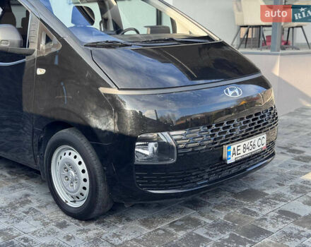 Чорний Хендай Staria, об'ємом двигуна 2.2 л та пробігом 63 тис. км за 19800 $, фото 3 на Automoto.ua